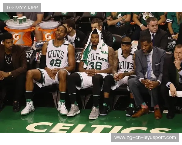 凯尔特人球队快攻连连打穿对手防线